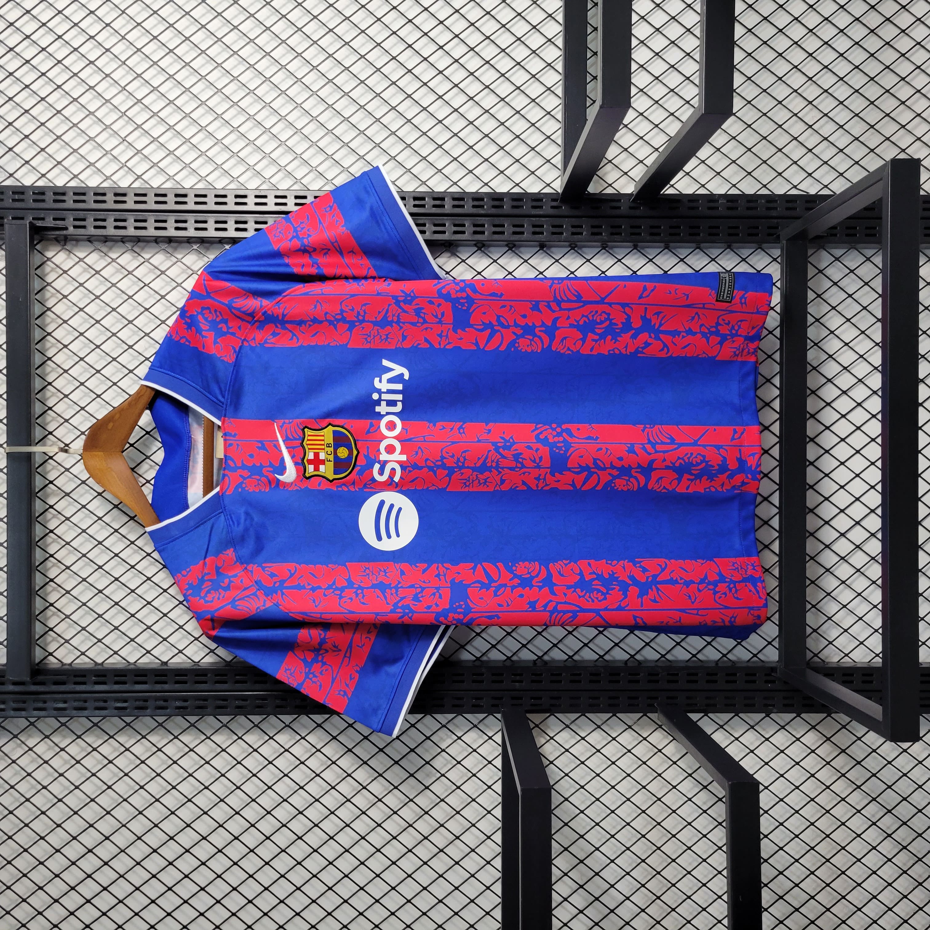 Camisa Barcelona 23/24 Treino - Azul/vermelha