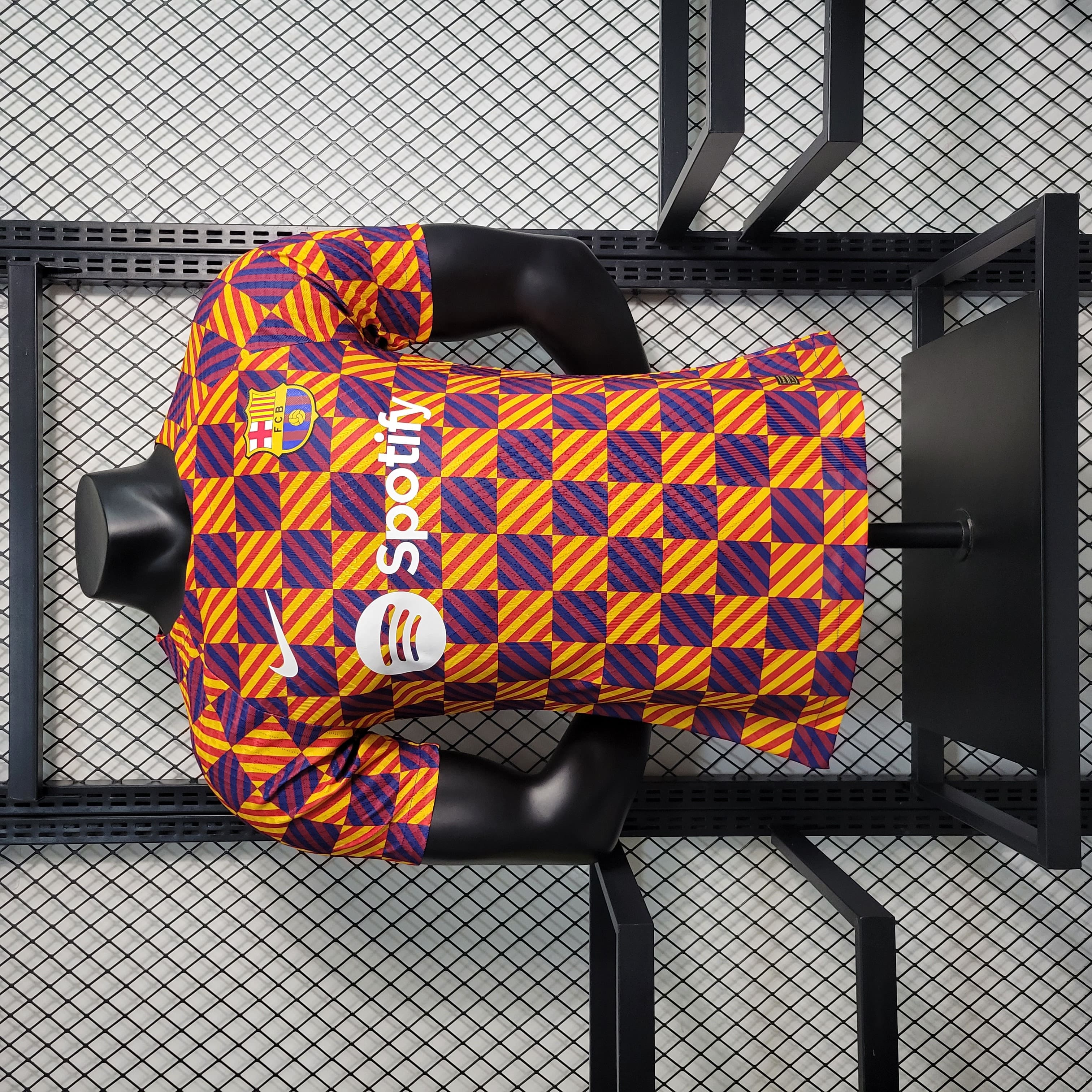 Camisa Barcelona 23/24 Versão Jogador Treino - Quadriculada 
