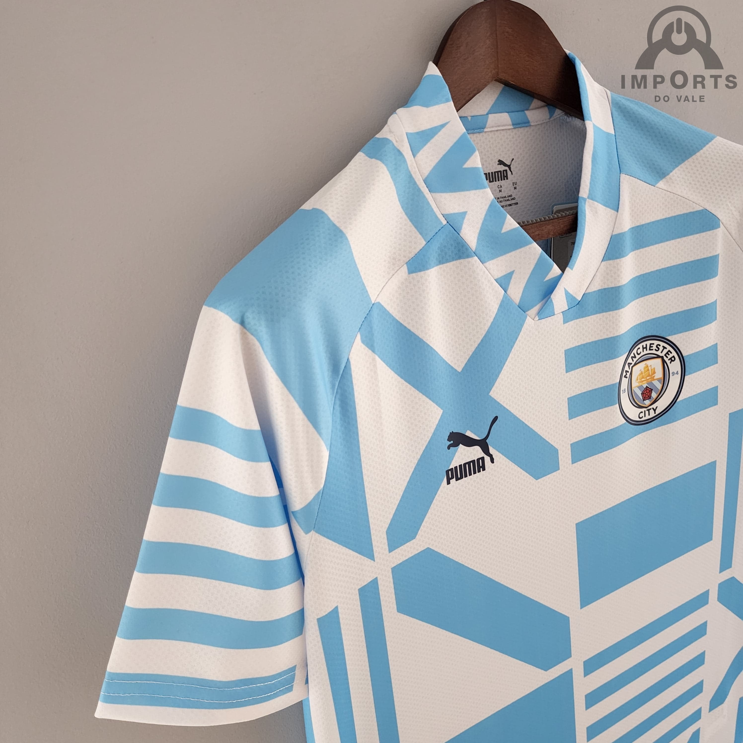 Camisa Manchester City 22/23 Versão Torcedor Pré-Jogo - Azul