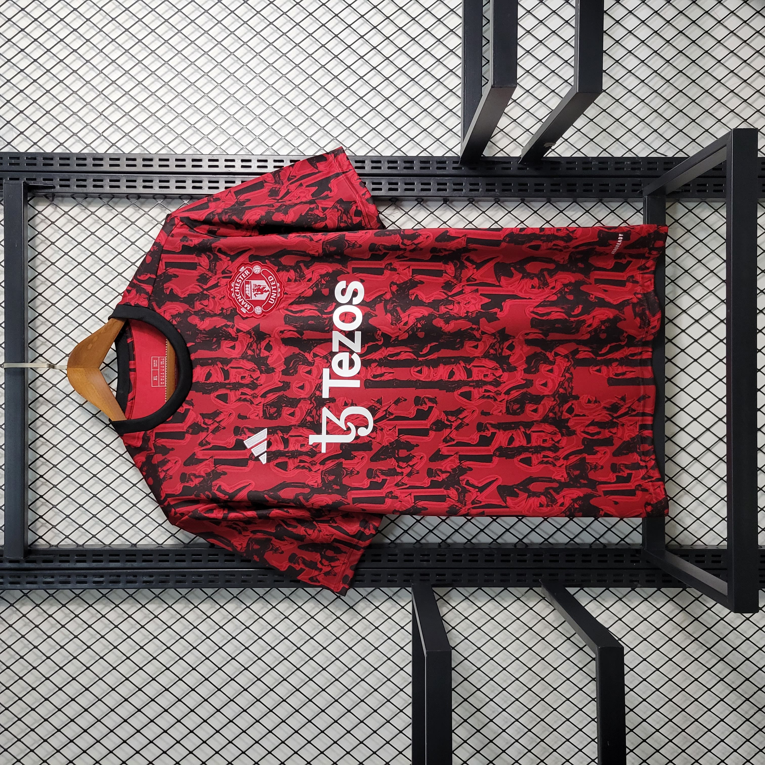 Camisa Manchester United 23/24 Treino - Vermelha/preta 