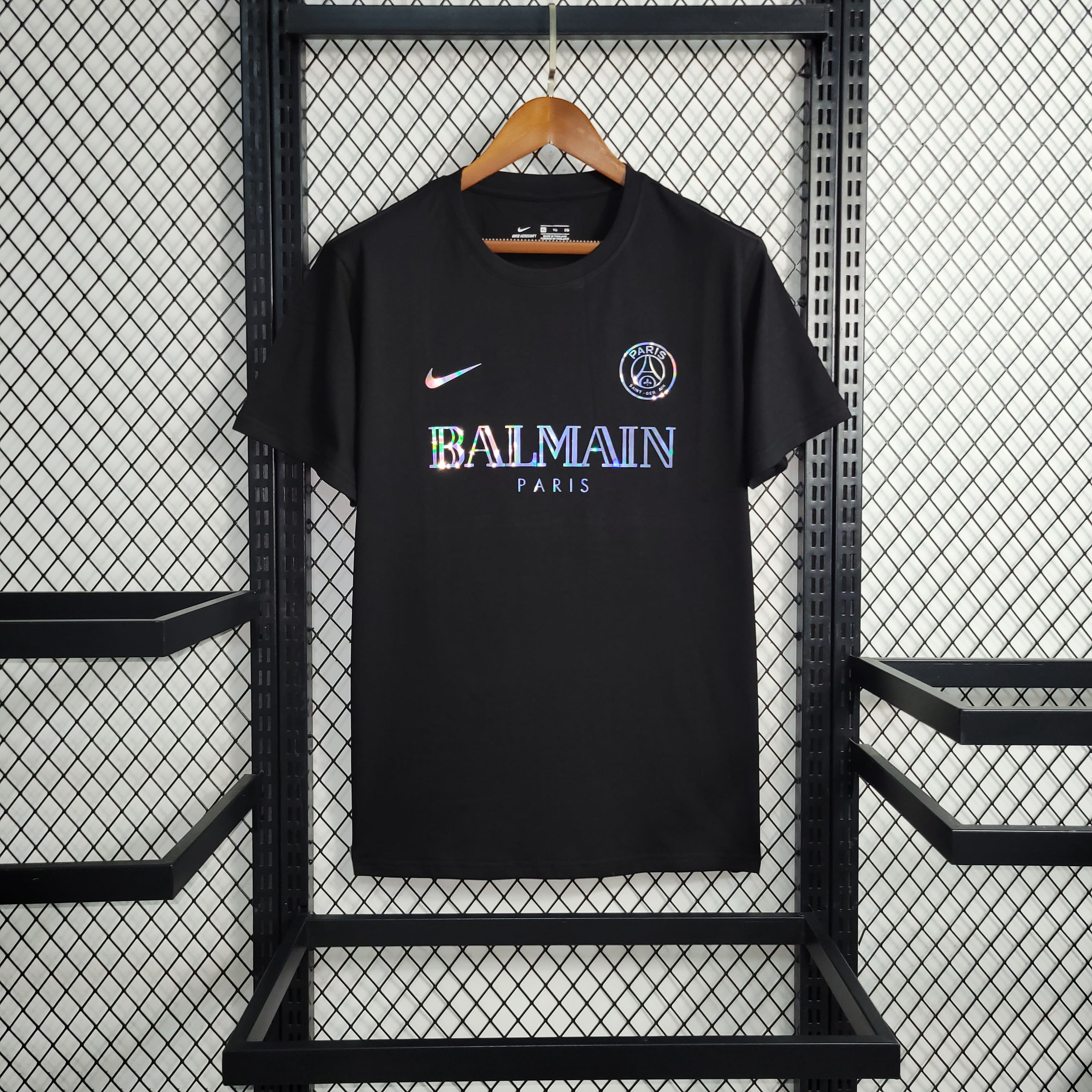 Camisa Paris Saint-Germain (PSG) 23/24 Versão Torcedor Ed. Especial Balmain Reletiva + Personalização Grátis
