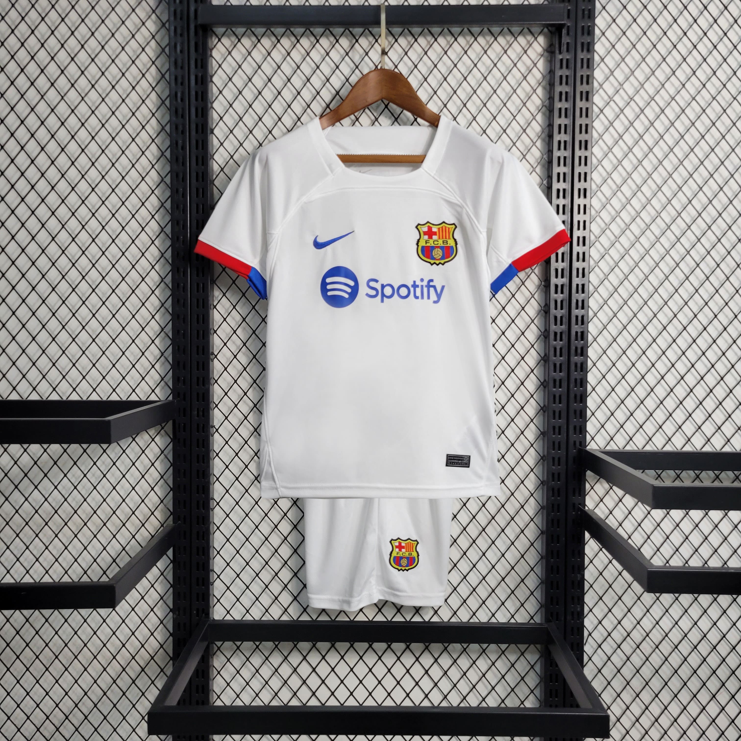 Kit Infantil Barcelona II 23/24 + Personalização Grátis