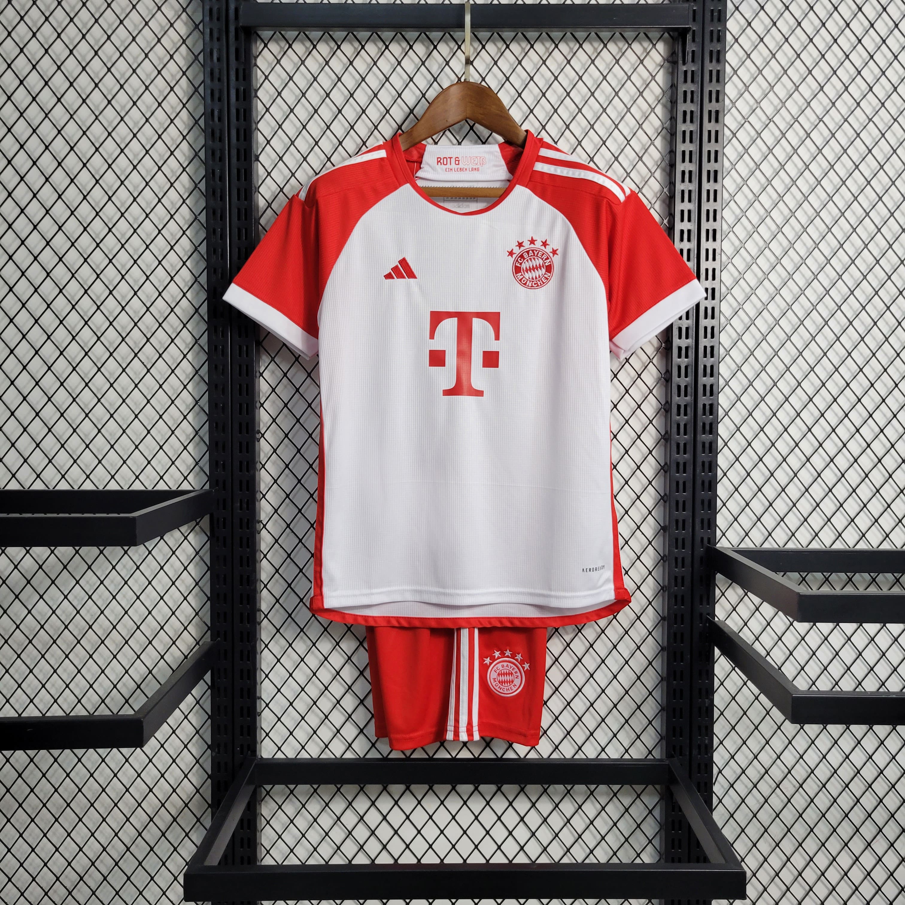 Kit Infantil Bayern de Munique I 23/24 + Personalização Grátis