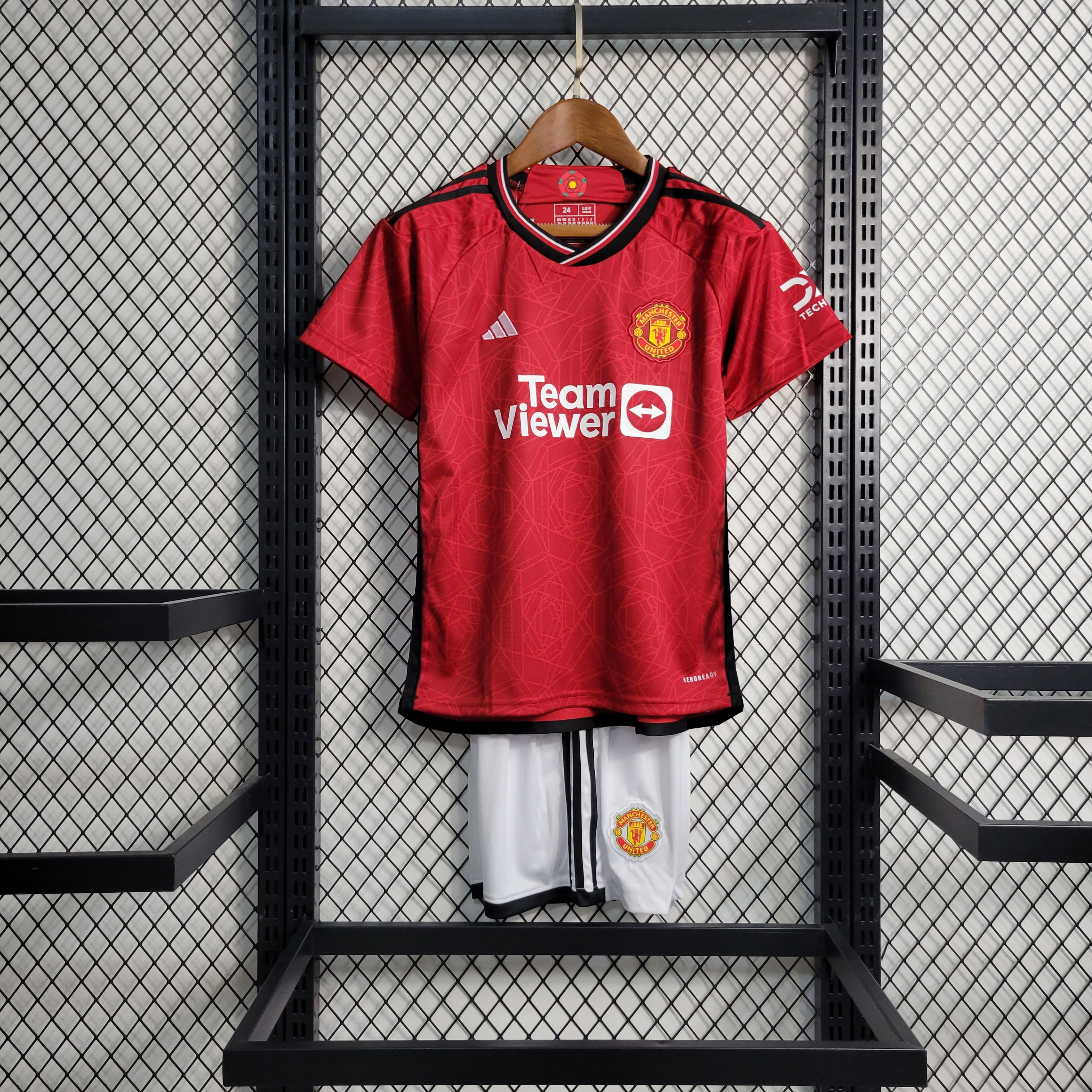 Kit Infantil Manchester United I 23/24 + Personalização Grátis