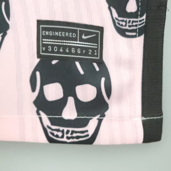 Camisa Liverpool 21/22 Treino Versão Torcedor - Crânio