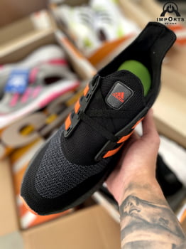 Tênis Ultraboost 2021 - Preto/laranja