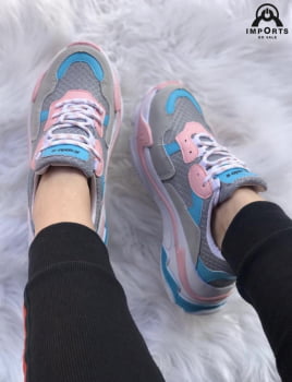 Tênis Balenciaga Triple S. - Cinza/azul/rosa Tênis Balenciaga Triple S. - Cinza/azul/rosa