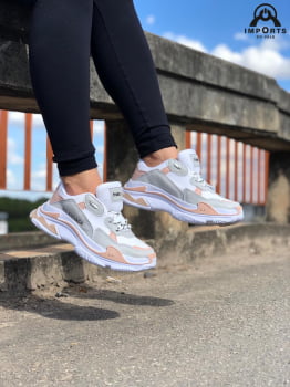 Tênis Balenciaga Triple S. - Cinza/rose