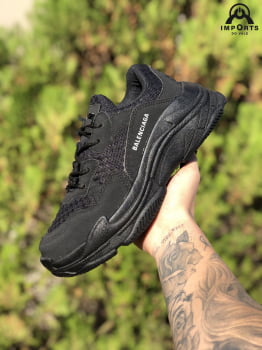 Tênis Balenciaga Triple S. - Preto