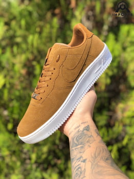 Tênis Air Force 1 '07 - Marrom/branco