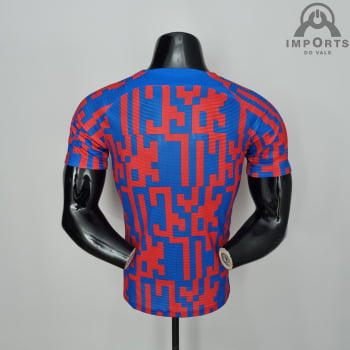 Camisa Barcelona 22/23 Versão Jogador Pré-Jogo Vermelho e Azul + Personalização Grátis