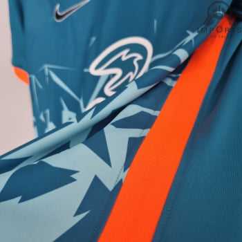 Camisa Chelsea 22/23 Versão Torcedor Treino - Azul Claro