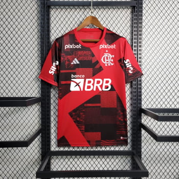 Camisa Flamengo 23/24 Versão Torcedor Pré-Jogo + Patrocínios - Rubro Negra Camisa Flamengo 23/24 Versão Torcedor Pré-Jogo + Patrocínios - Rubro Negra