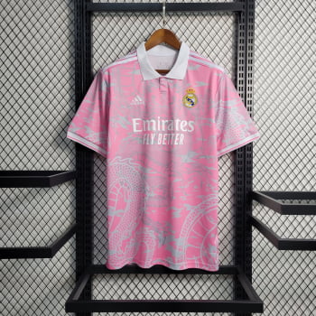 Camisa Gola Polo Real Madrid 23/24 - Dragão Rosa Camisa Gola Polo Real Madrid 23/24 - Dragão Rosa