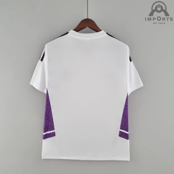 Camisa Real Madrid 22/23 Versão Torcedor Treino - Branca/Lilás