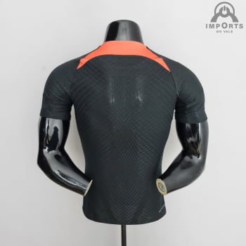 Camisa Liverpool 22/23 Treino Versão Jogador - Preta/laranja