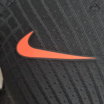 Camisa Liverpool 22/23 Treino Versão Jogador - Preta/laranja