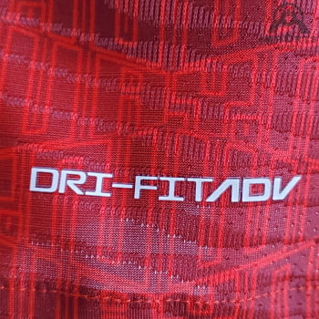 Camisa Liverpool 22/23 Versão Jogador Treino - Vermelho