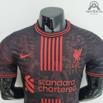 Camisa Liverpool 22/23 Treino Versão Jogador - Preto/vermelho