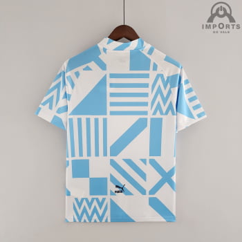 Camisa Manchester City 22/23 Versão Torcedor Pré-Jogo - Azul/branco