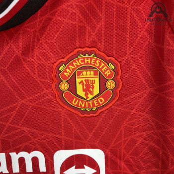 Camisa Manchester United I 23/24 Versão Feminina + Personalização Grátis Camisa Manchester United I 23/24 Versão Feminina + Personalização Grátis