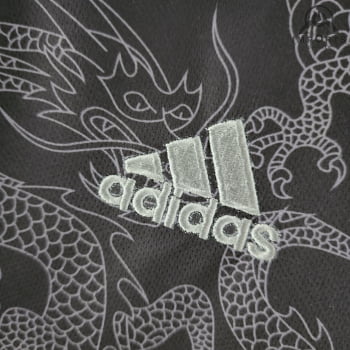 Camisa Real Madrid 22/23 Versão Torcedor Ed. Especial Dragão Preto + Personalização Grátis