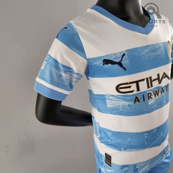 Kit Infantil Manchester City 22/23 Versão Jogador Ed. Especial Azul e Branco
