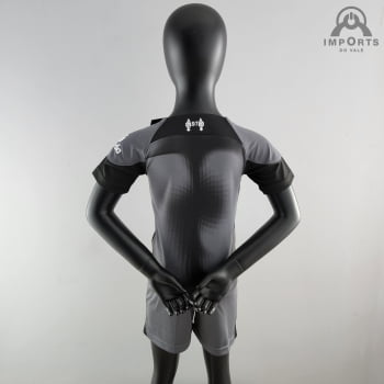 Kit Infantil Liverpool 22/23 Goleiro Preto + Personalização Grátis