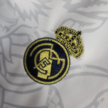Kit Infantil Real Madrid 23/24 Ed. Especial Dragão Branco + Personalização Grátis 