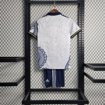 Kit Infantil Real Madrid 23/24 Ed. Especial Dragão Branco + Personalização Grátis