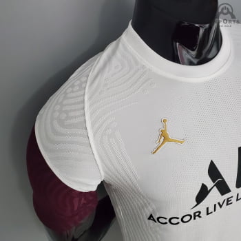 Camisa Paris Saint-Germain 21/22 Treino Versão Jogador - Branco e roxo