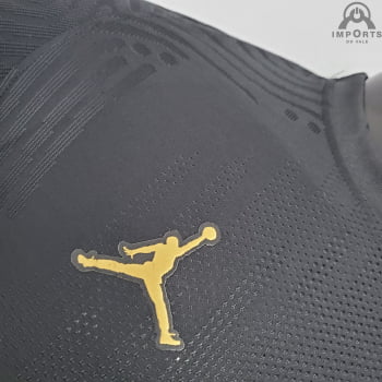 Camisa Paris Saint-Germain 21/22 Treino Versão Jogador - Preto e roxo