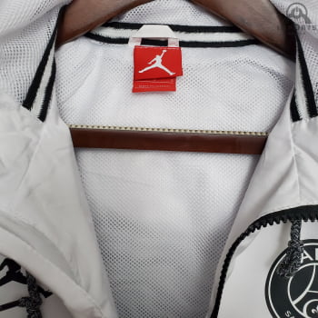Jaqueta Corta-Vento Paris Saint-Germain 21/22 - Preto e branco